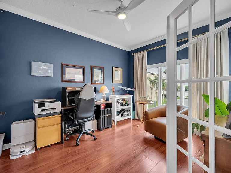 1127 Venetian Harbor Dr NE — Photo 16