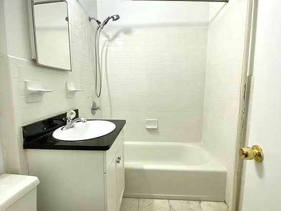 5th image of 1066 1st Ave #A11