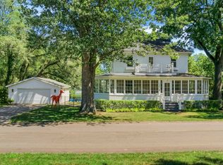 149 S Main St, Douglas, MI 49406