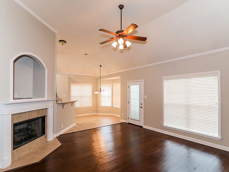 9921 Greenalder Cv N — Photo 2