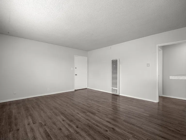 814 Victor Ave #14A — Photo 6