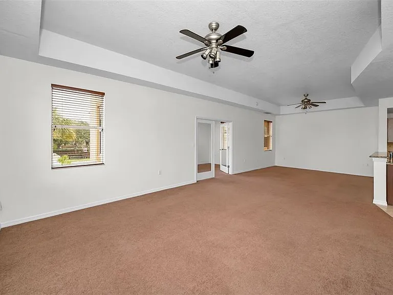 606 Wells Ct #202 — Photo 30