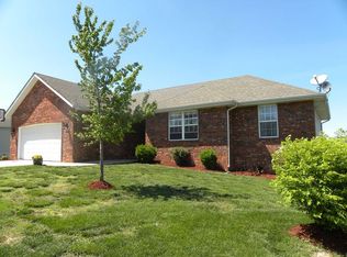 729 E Gallup Hill Rd, Nixa, MO 65714