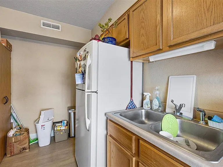 400 Grandview Ct #413 — Photo 6
