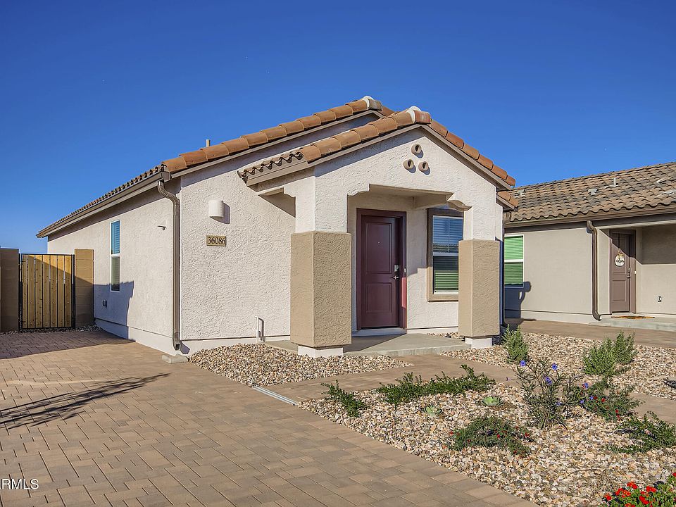 1st image of 36086 W MADDALONI Avenue