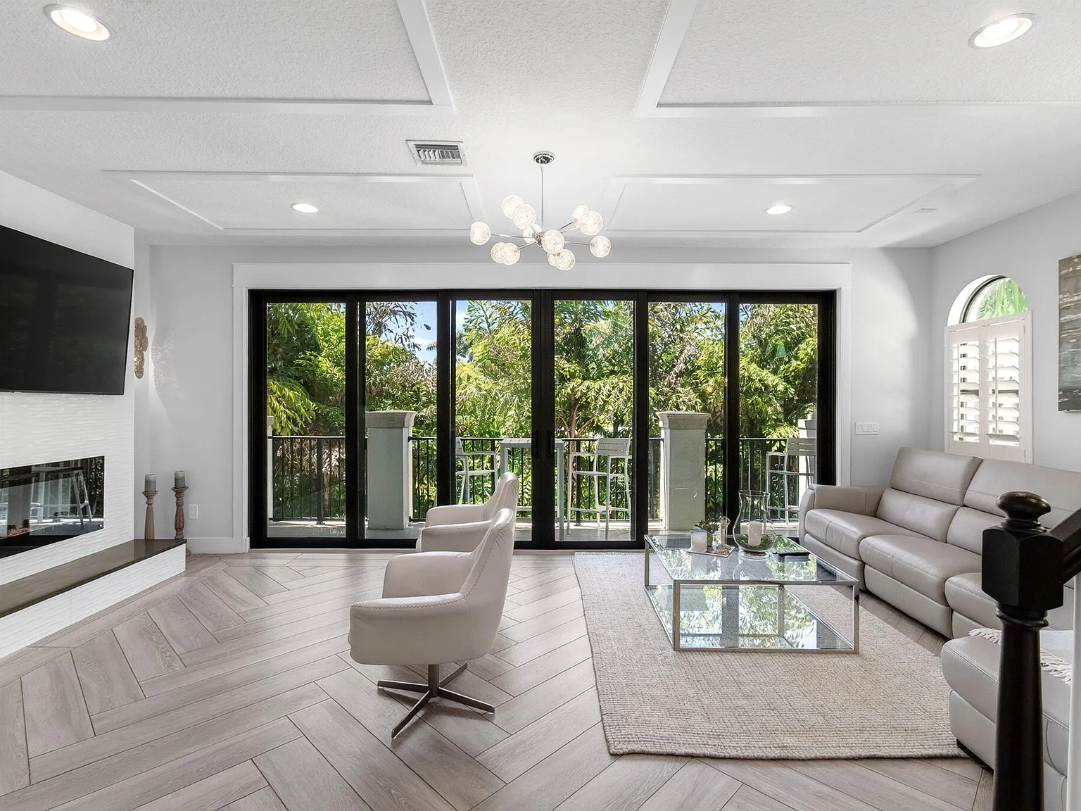 3 bed, 4.0 bath, 2507 sqft, $4,950 — Photo 3