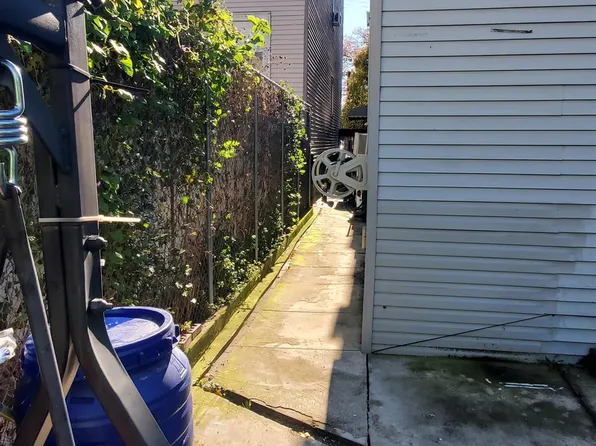 520 42nd Street image 21 of 27