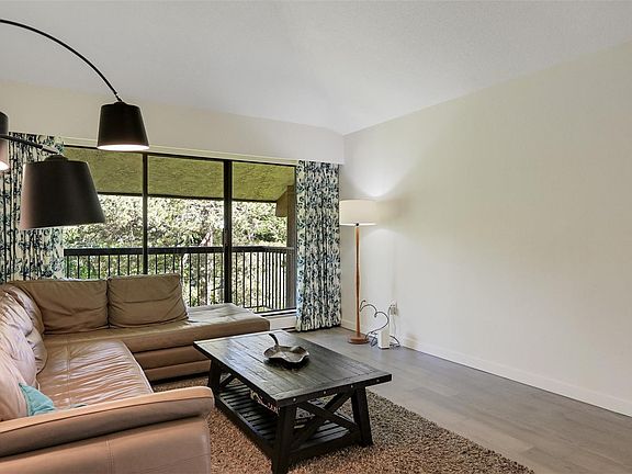 3rd image of 1009 McKenzie Ave #409
