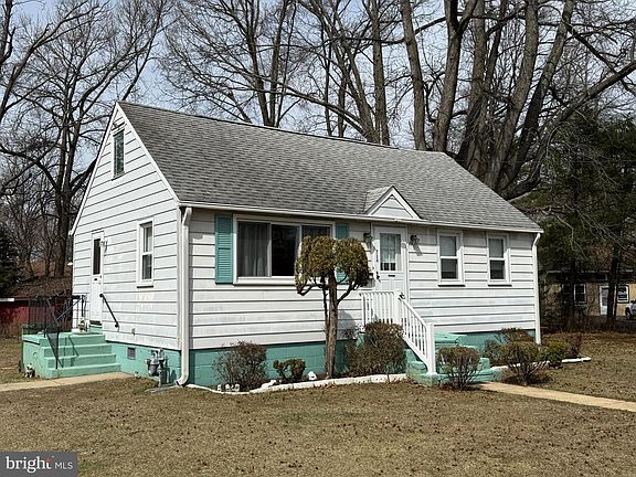 2nd image of 714 Kenilworth Ave