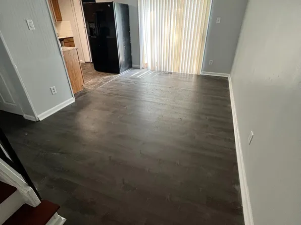 15 Maureen Ct, Sicklerville, NJ 08081