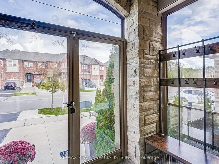 18 Rogers Trl — Photo 2