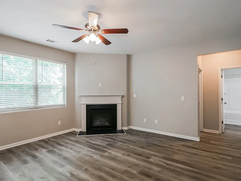 207 Shaker Hollow Dr — Photo 10