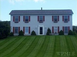 30 Morgan Ln, Poughquag, NY 12570