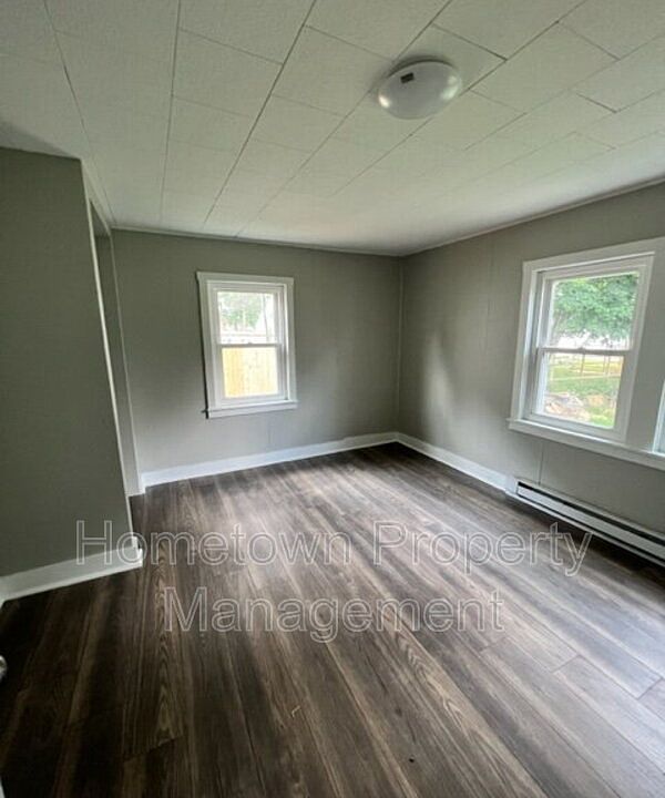 1st image of 237 E Garfield St #1