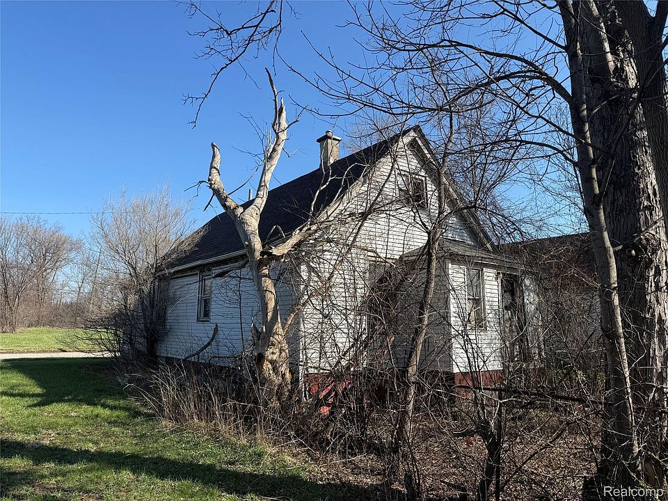 2nd image of 2939 Merrick St