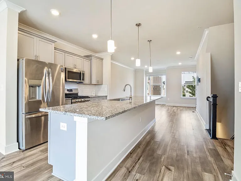 11687 Emily Dickinson Pl — Photo 5