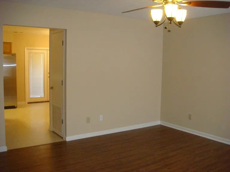 1042 Chinook St — Photo 8