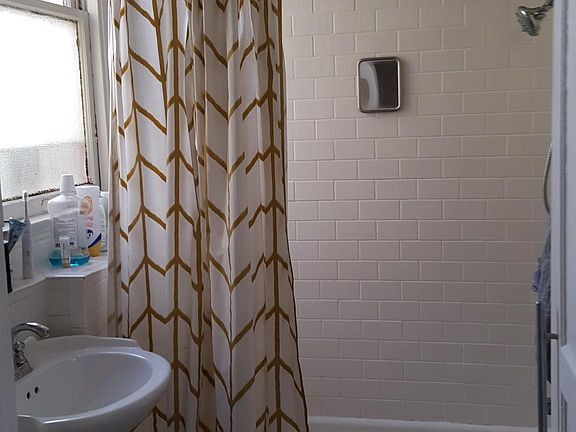 3rd image of 1025 Hyde St APT 6