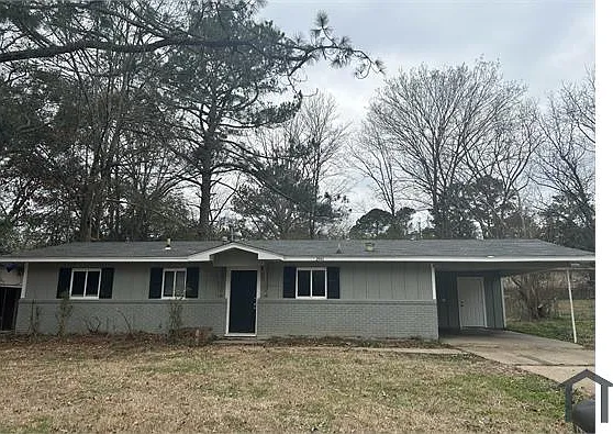 2943 Lakewood Dr