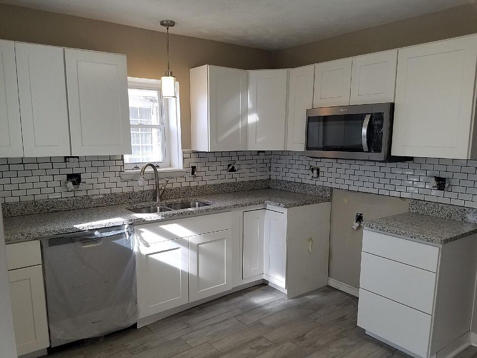 1st image of 3254 West Blvd