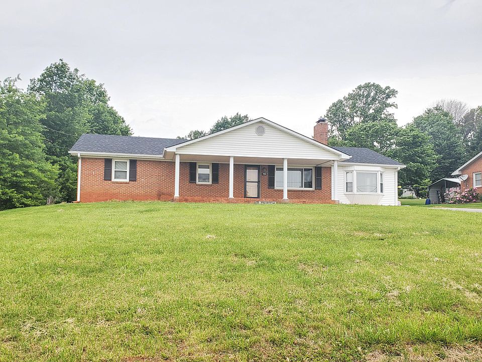 1st image of 70 Lakeview Dr