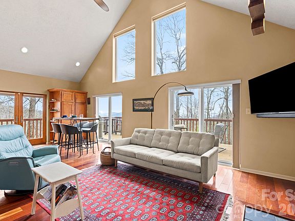 3rd image of 108 Hickory Forest Rd