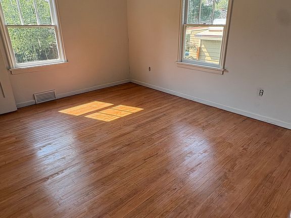 4th image of 513 S 9th Ave