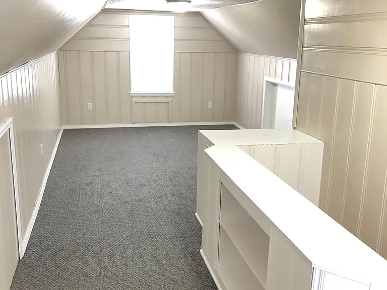 3242 Escott Ave — Photo 10