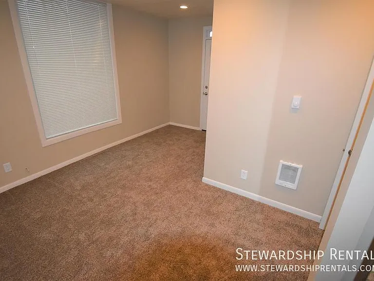 893 W 5th Ave #2 — Photo 6