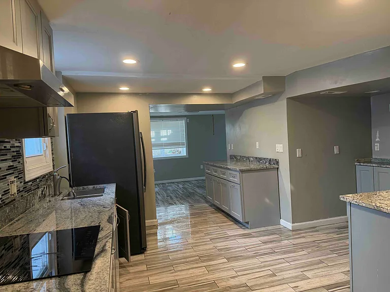 913 Cooks Ln #FIRSTFRONT — Photo 15