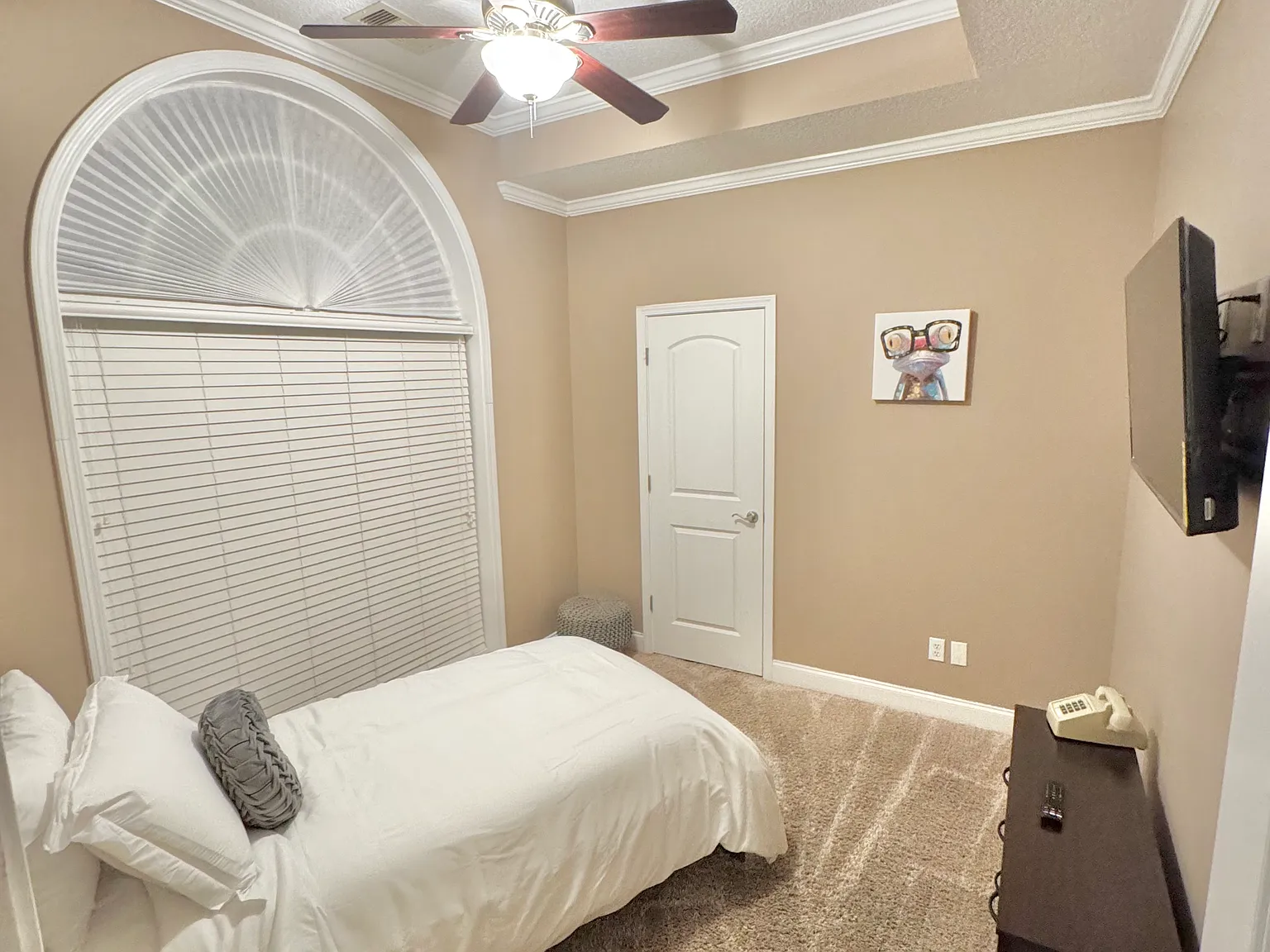 5 bed, 3.5 bath, 3000 sqft, $4,000 — Photo 4