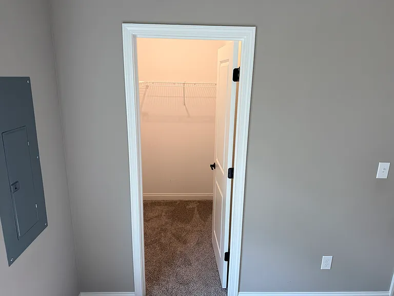 826 Rosemary Ln — Photo 8