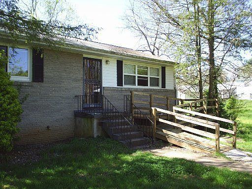 1st image of 340 Liveoak Dr
