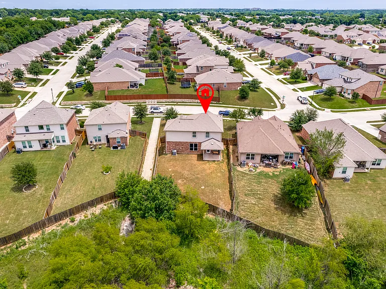 1608 Persimmon Dr — Photo 5