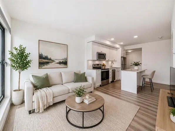 123 N 4th St NE #1202, Calgary, AB T2E 8K3
