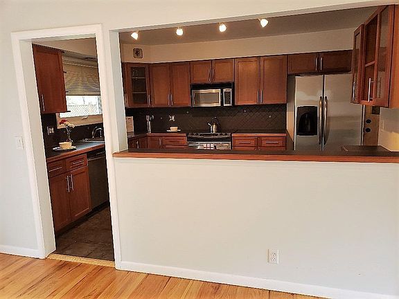 4th image of 1724 Barrington Pl