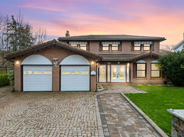 754 Eyer Dr, Pickering, ON L1W 3C2