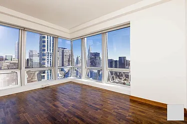 Rented by R New York