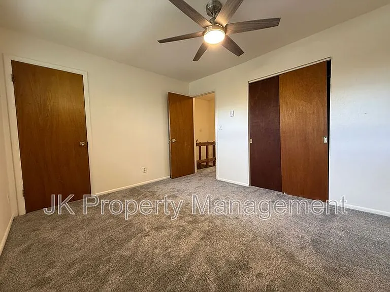919 1st Ave SW #4 — Photo 23