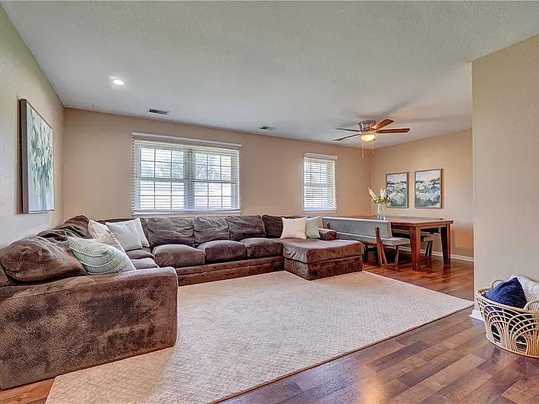 1434 Poinsetta Arch — Photo 6