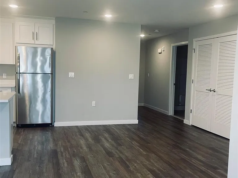221 Eastview Dr #17 — Photo 5