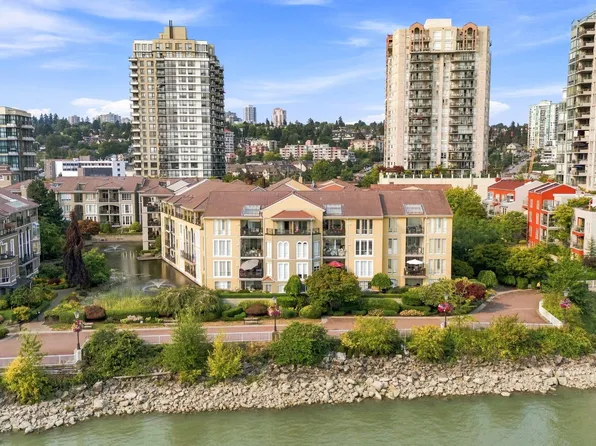 3 Renaissance Sq #411, New Westminster, BC V3M 6K4