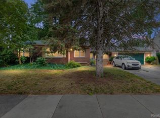 1918 E Lincoln Ave, Royal Oak, MI 48067