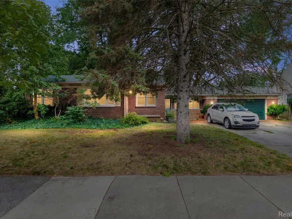 1918 E Lincoln Ave, Royal Oak, MI 48067