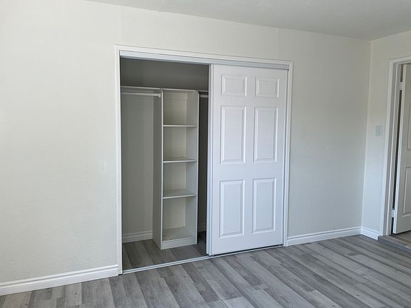 5th image of 630 E Lemon Ave #1