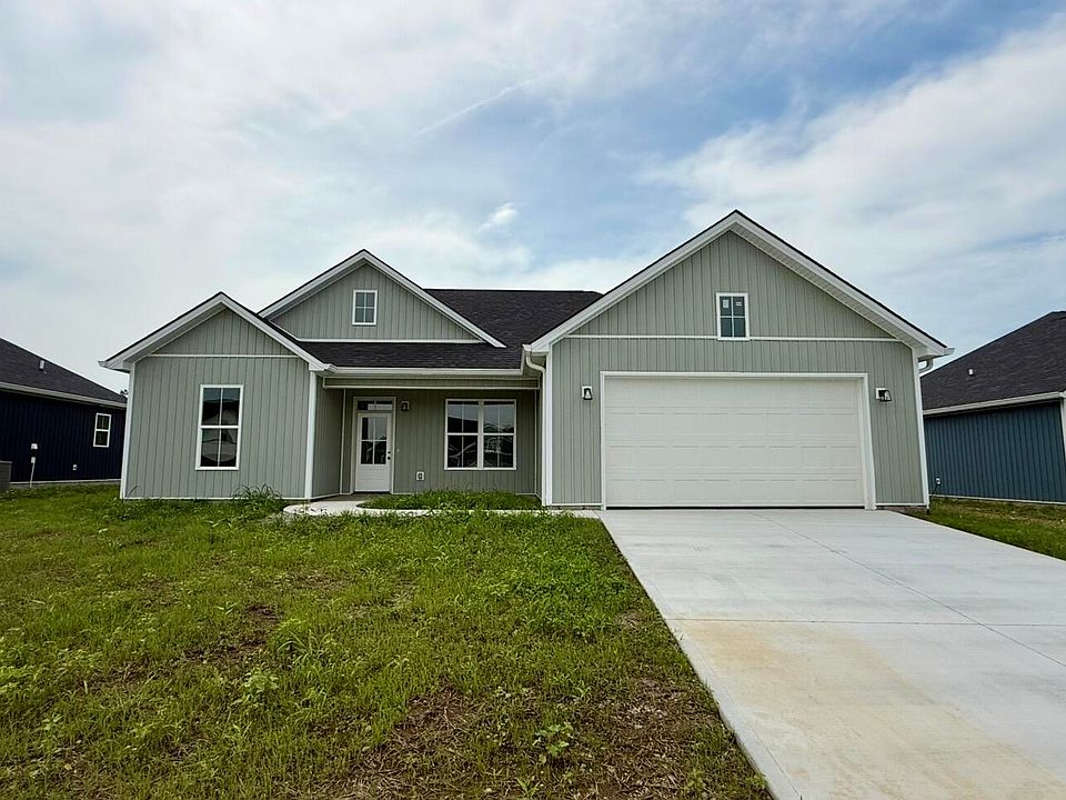 1st image of 472 Pinehurst Way