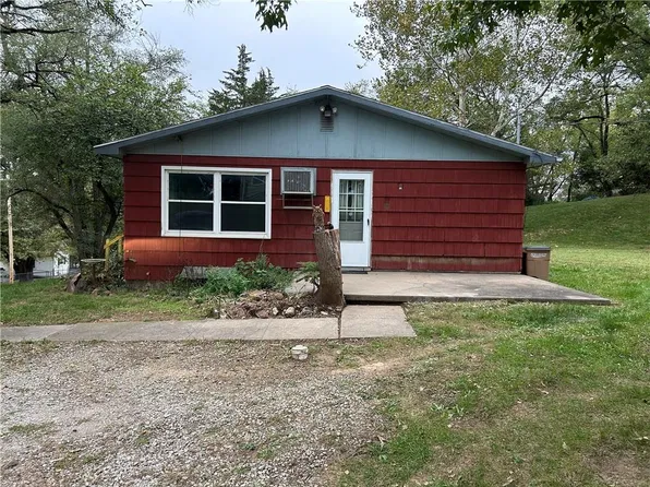 828 George St, Atchison, KS 66002