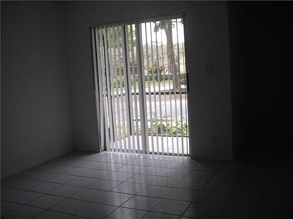 3rd image of 704 Gardens Dr APT 104