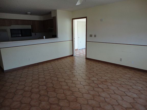 5th image of 1051 Caribbean Dr E