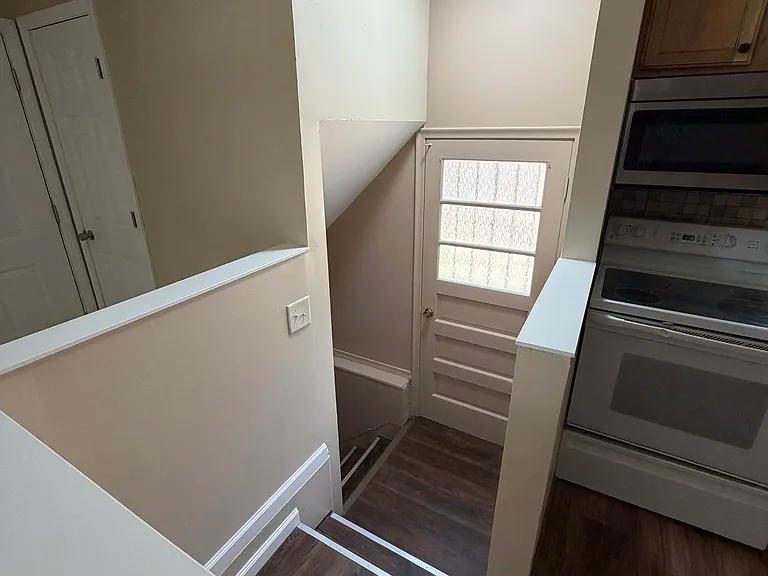 2313 Brown St — Photo 16